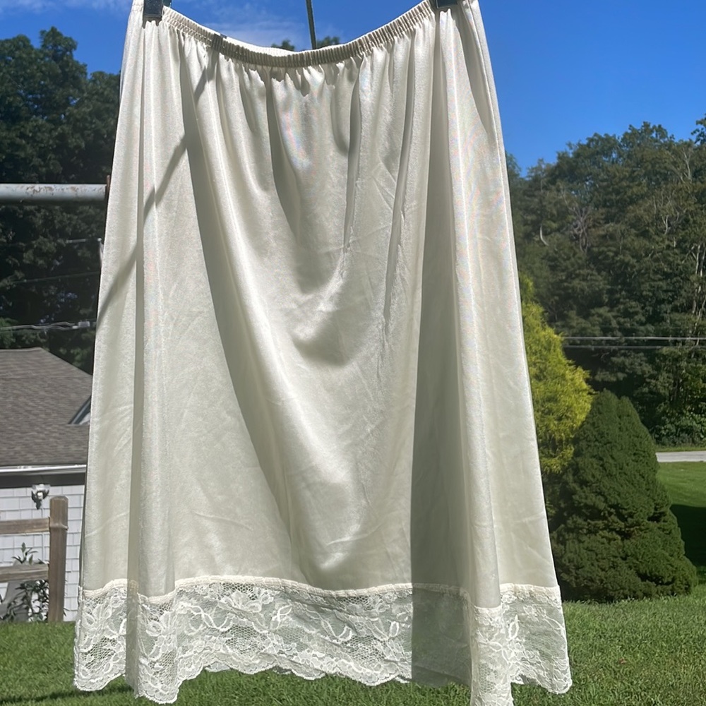 Vanity Fair slip made in USA with DuPont Nylon Vintage EUC